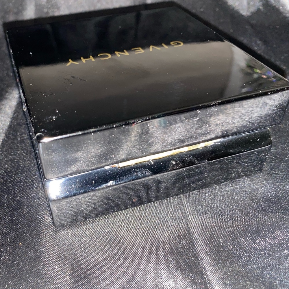 ✨Givenchy - 2-Pc. Set Crystal Cuff Bangle Bracelet & Matching Stud Earrings✨NWT✨ - Picture 4 of 16
